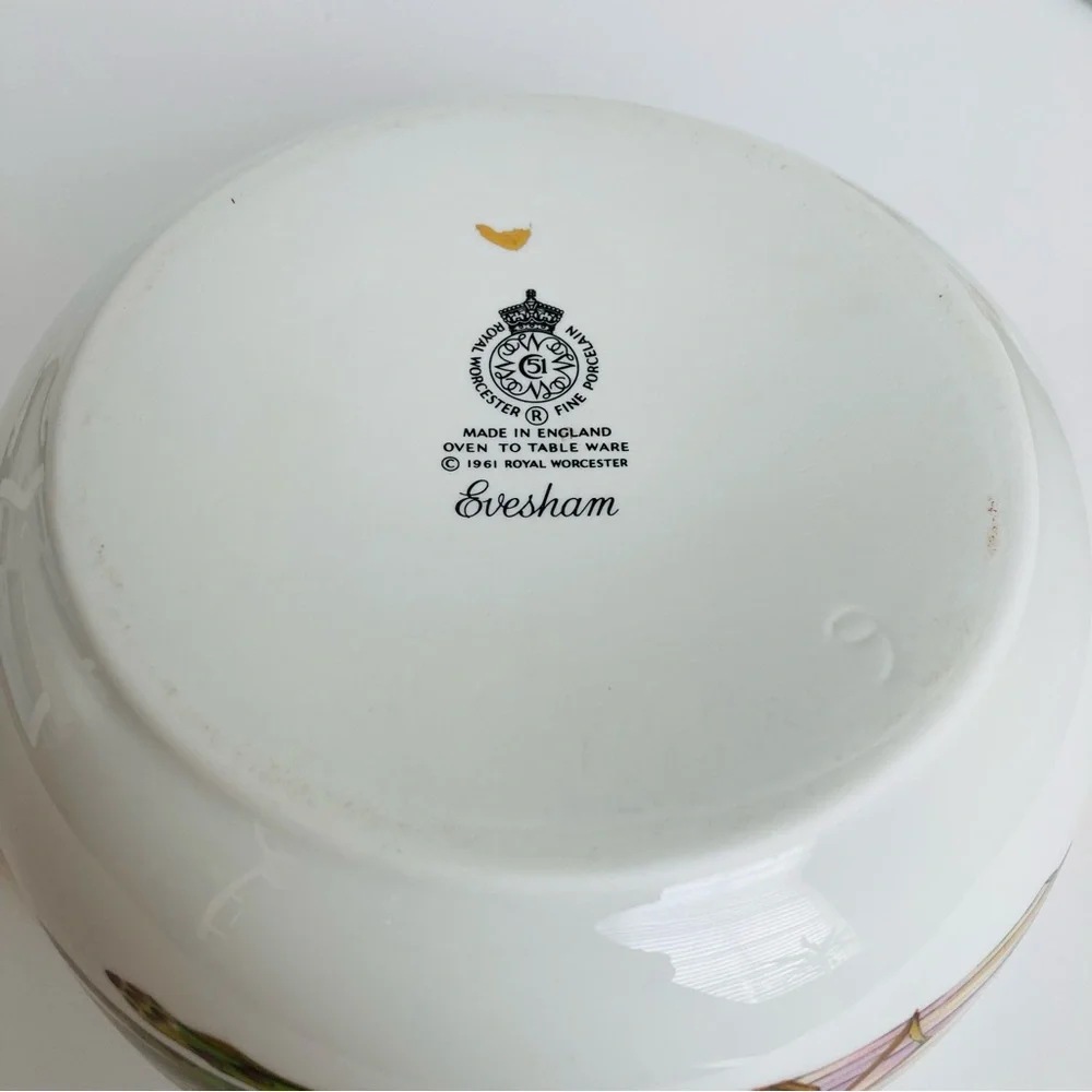 Royal Worcester Evesham Gold Round Covered Casserole Bowl Dish 1 Quart England